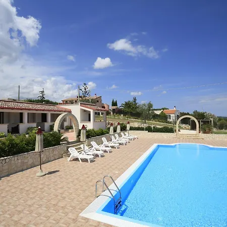 B&B Hibiscus-2